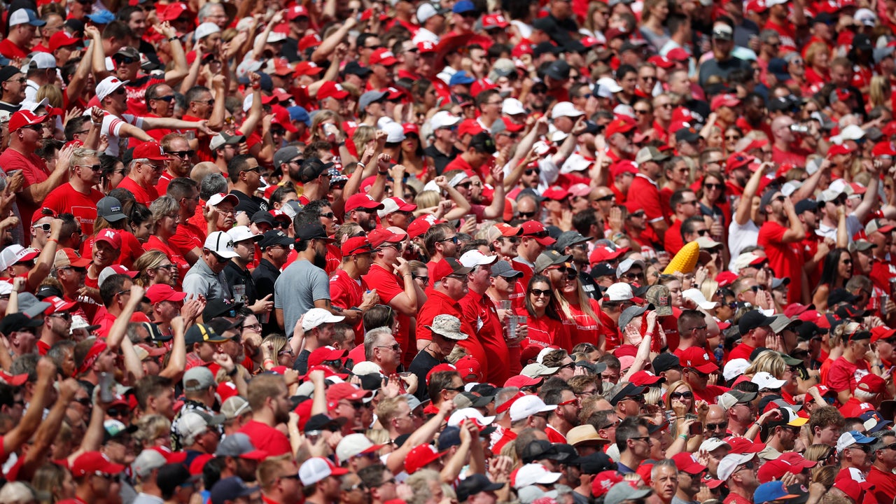 Patchwork decisions throw wrinkle in college football plans